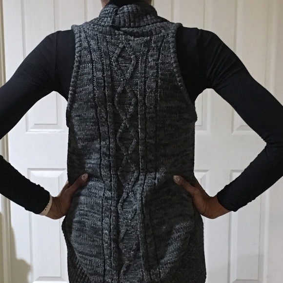 Forever 21 Tops - FOREVER 21 vest small grey black